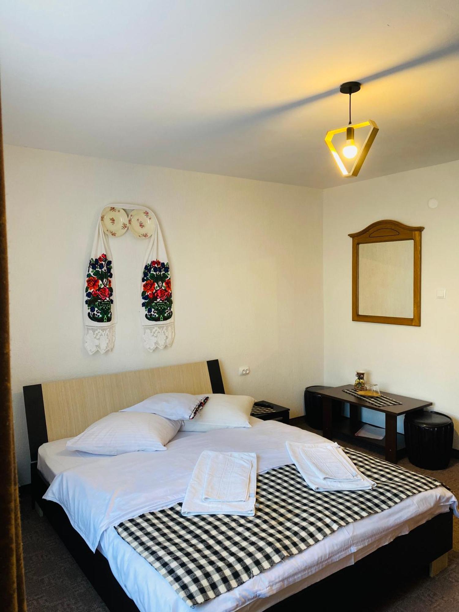 Pensiunea Casa Mariuca Valeni  ภายนอก รูปภาพ