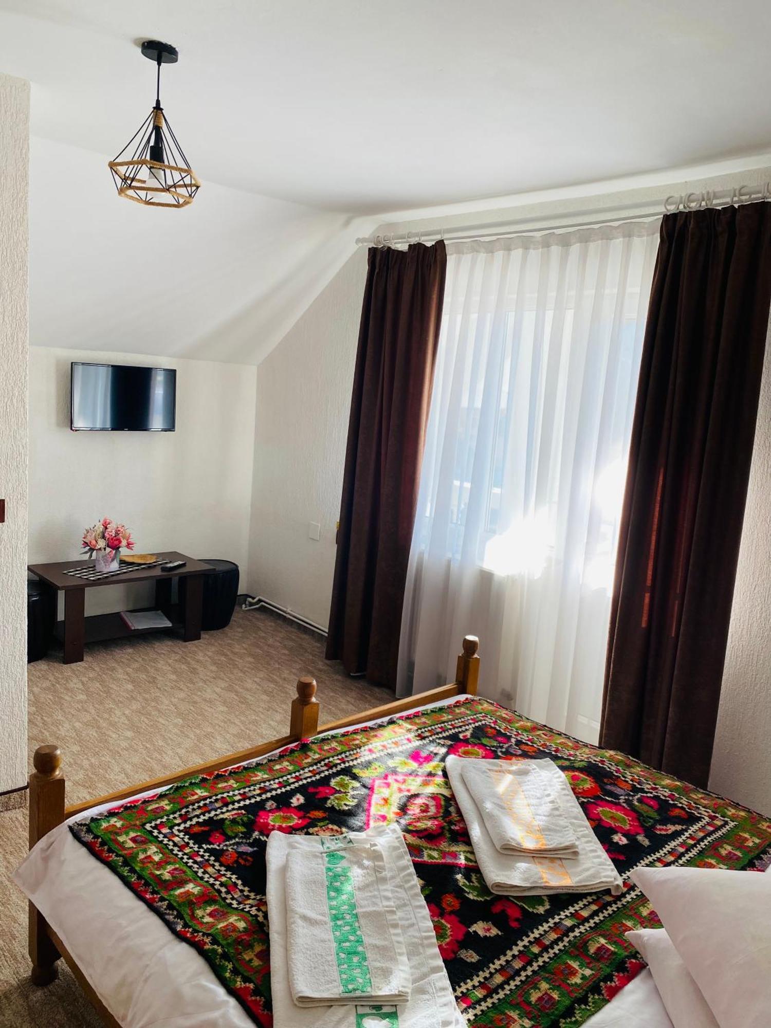 Pensiunea Casa Mariuca Valeni  ภายนอก รูปภาพ
